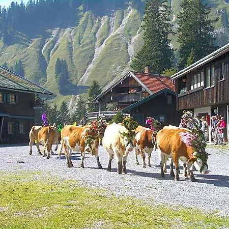 فندق Berggasthof Obere Firstalm شليرسي